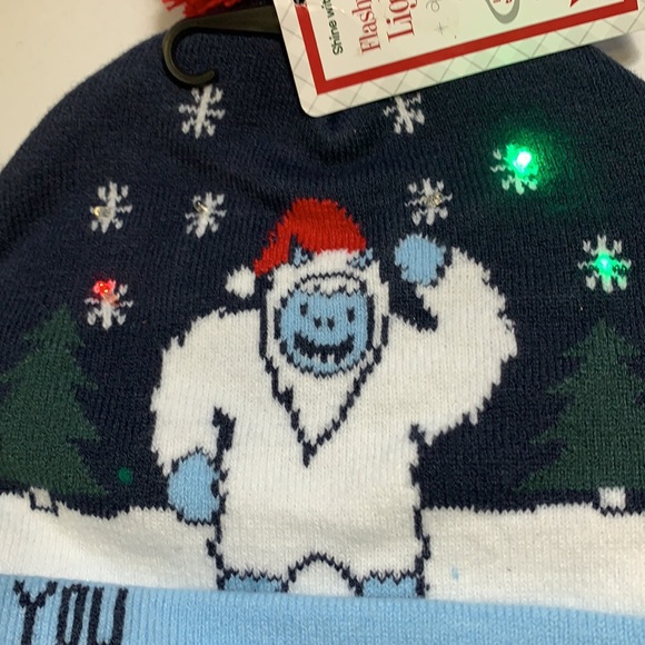 NWT❄️Shine With Wembley! flashy Light-Up Beanie ❄️ - Picture 9 of 11